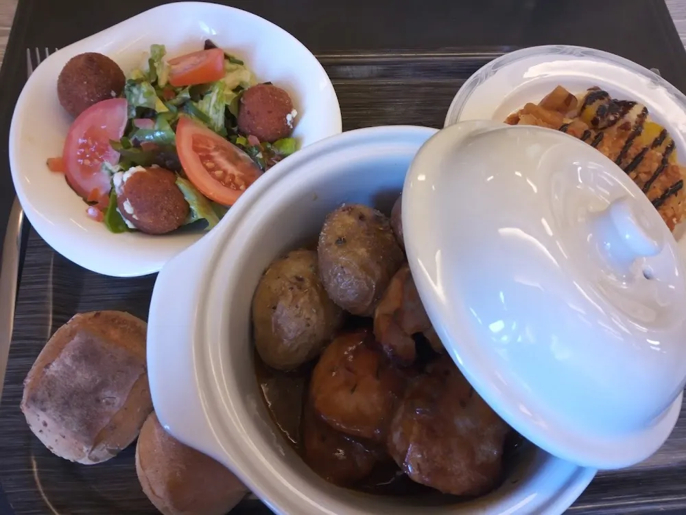 Salade Cromesquis de Chèvre Et Filet Mignon